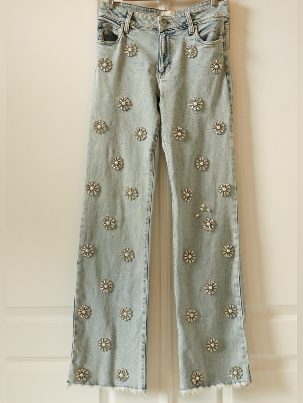 ALICE + OLIVIA ROXIE EMBELLISHED JEAN - Picture 9 of 12